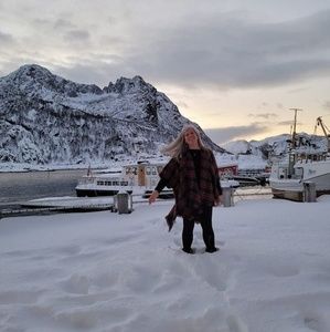 Meet your Posher, Laurie